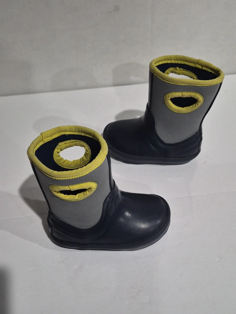 UGG Kids Navy and Yellow Rain Boots - Lightweight Waterproof Booties Size 6